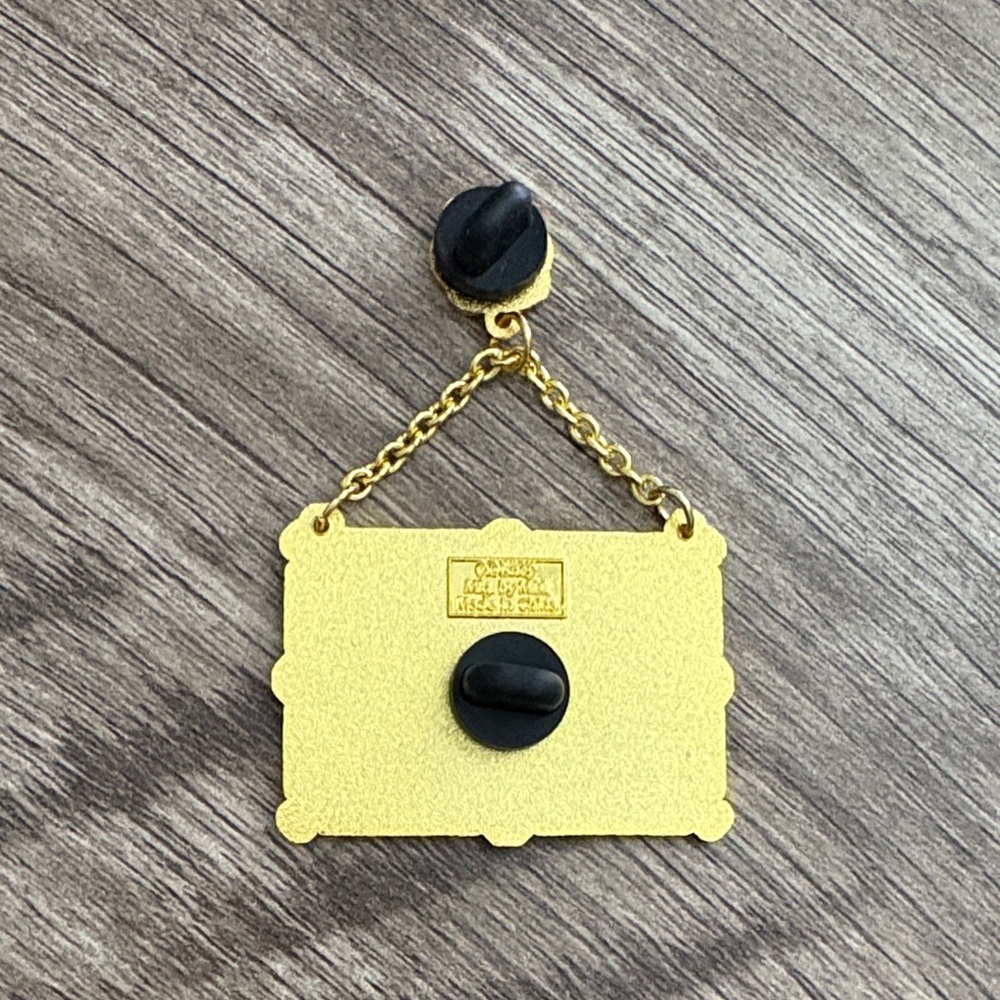 101 Dalmations Paw Pendant Pin , loungefly Disney - Picture 2 of 2
